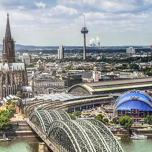 *** Hotel Express Cologne By Ihg Duitsland